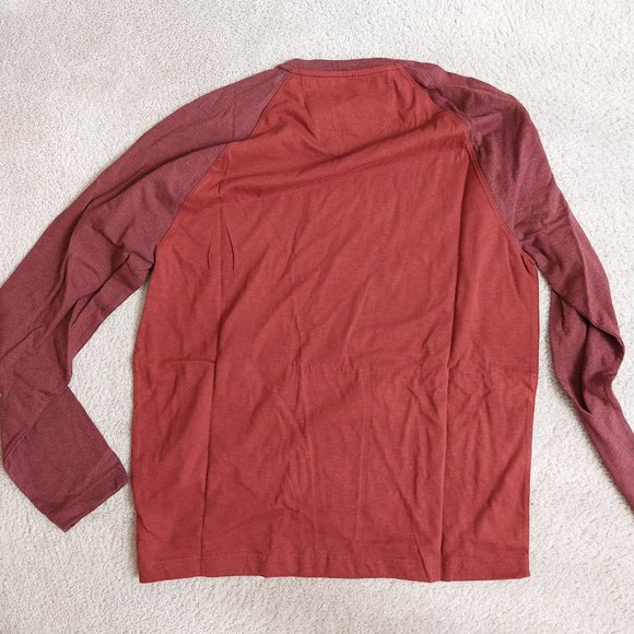 NEW Banana Republic Factory Long Sleeve t shirt Men's Size L RED - Picture 3 of 3